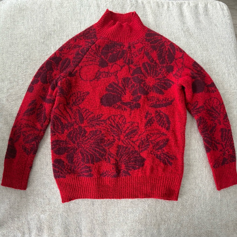 Liz Claiborne turtleneck
soft interior
size small